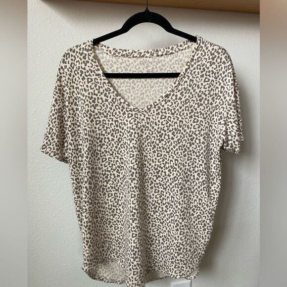 American Eagle Outfitters Tops - WOMENS OVERSIZED AMERICAN EAGLE TOP SIZE XS